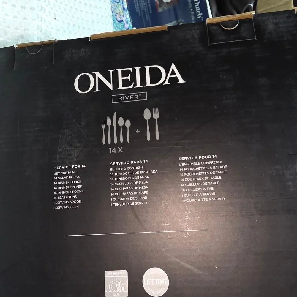 ONEIDA LENOX 72 PC RIVER 18/0 STAINLESS FLATWARE SET